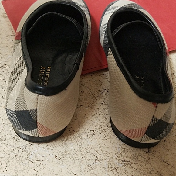 Girls Burberry flats - Picture 3 of 4